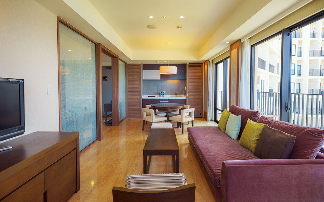 2 BEDROOM CORNER SUITE