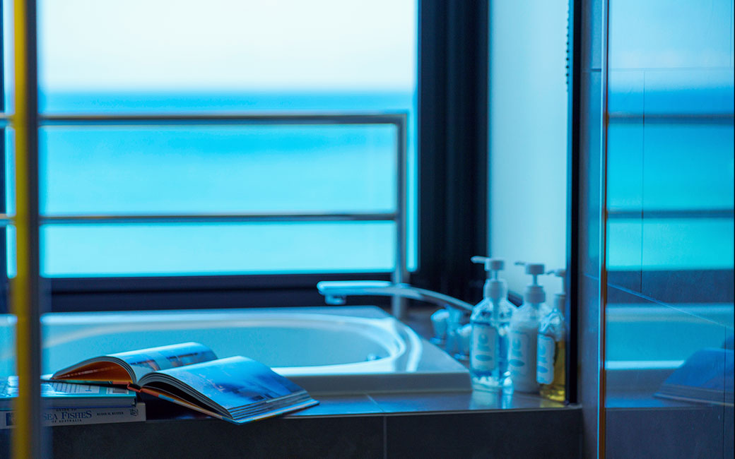 2 BEDROOM CORNER SUITE