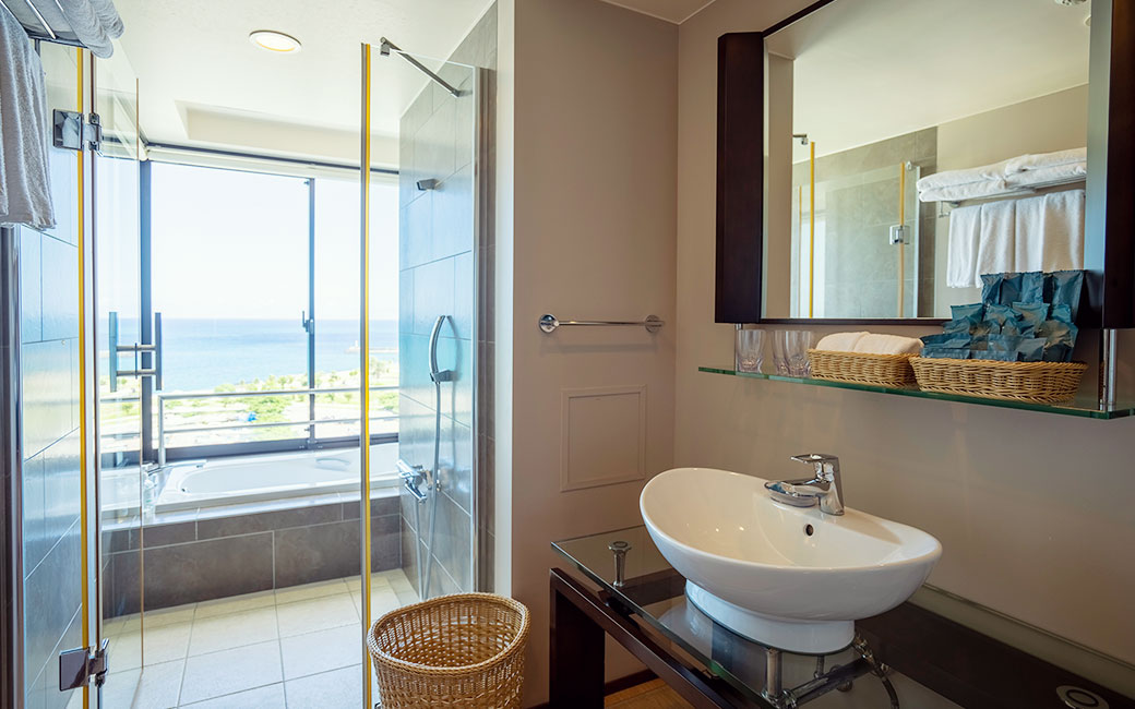 2 BEDROOM CORNER SUITE