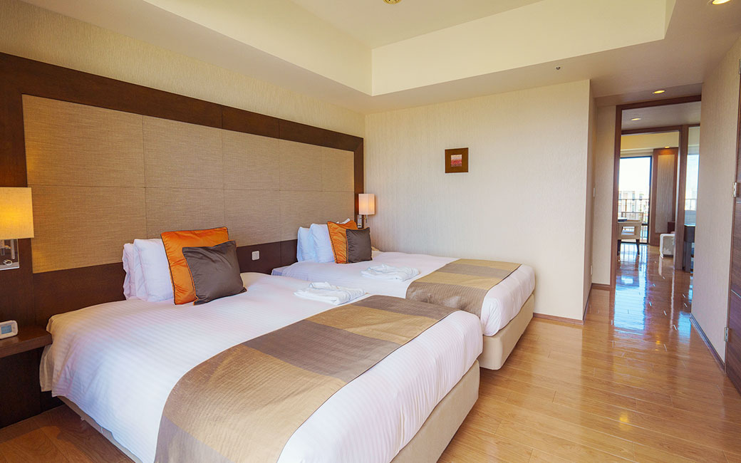 2 BEDROOM CORNER SUITE